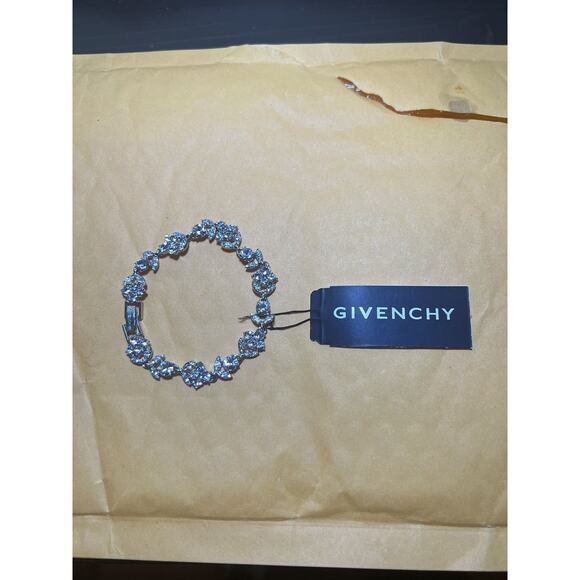 Givenchy - Picture 10 of 11